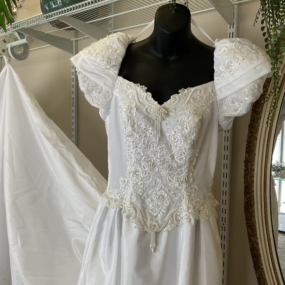Vintage Wedding Original 90’s Wedding Dress Size 6 - Picture 2 of 12